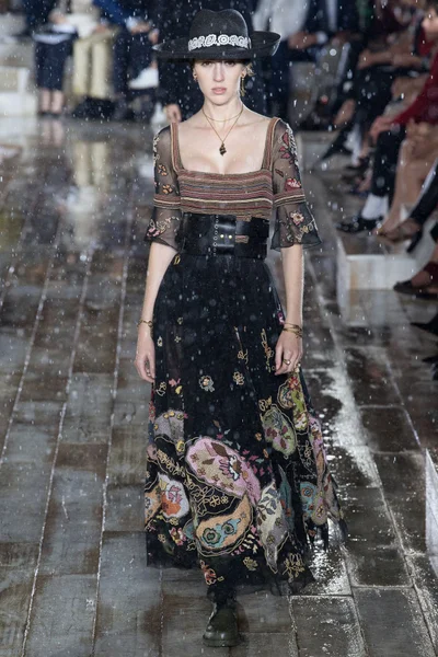 Look 23
